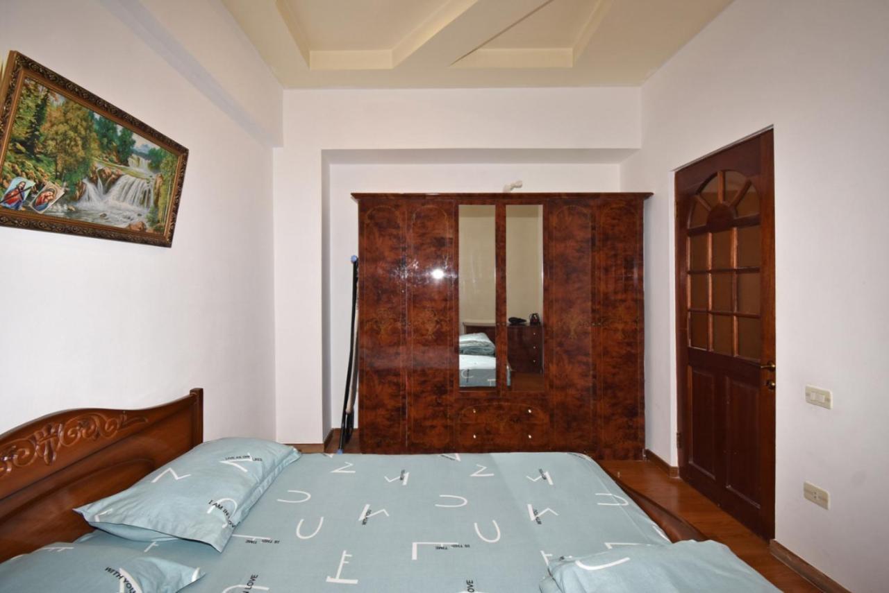 Abovyan Street 16, Apartment No 24 Jerevan Exteriör bild